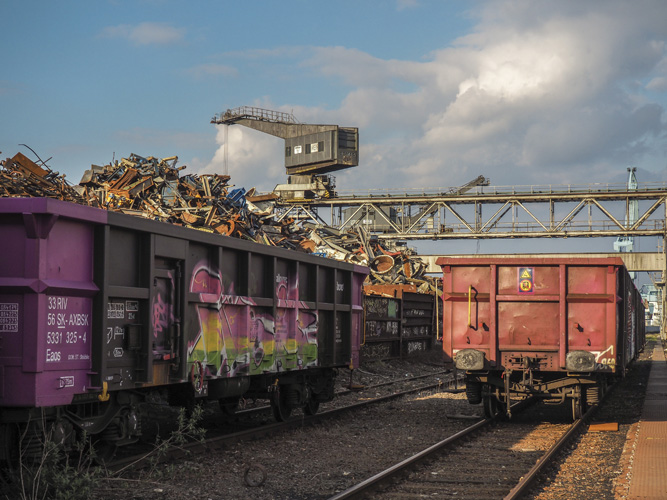 天津瓷磚進口報關(guān)時效